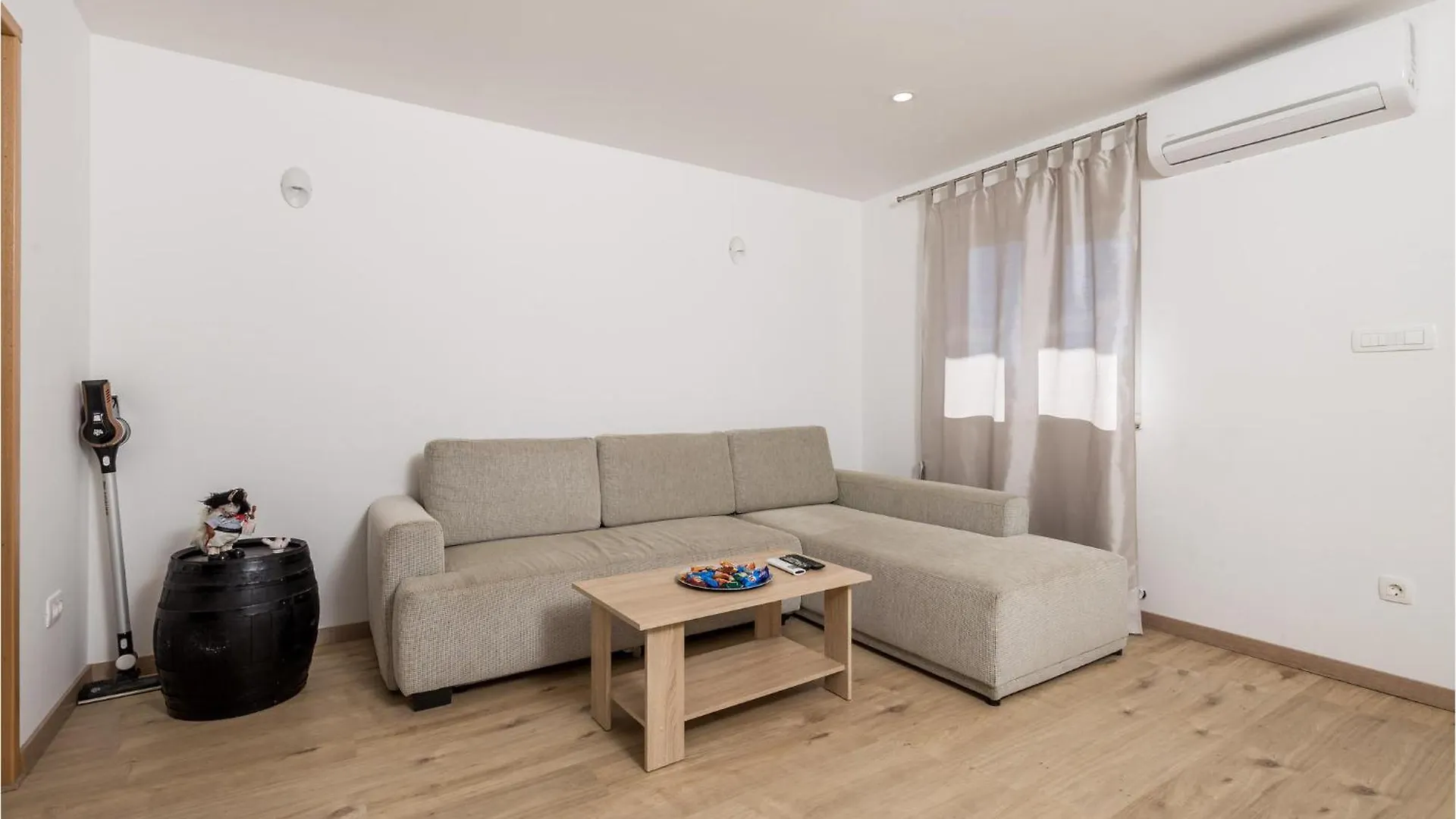 4 Bedroom Stunning Home In Viskovo Bezjaki Holiday home