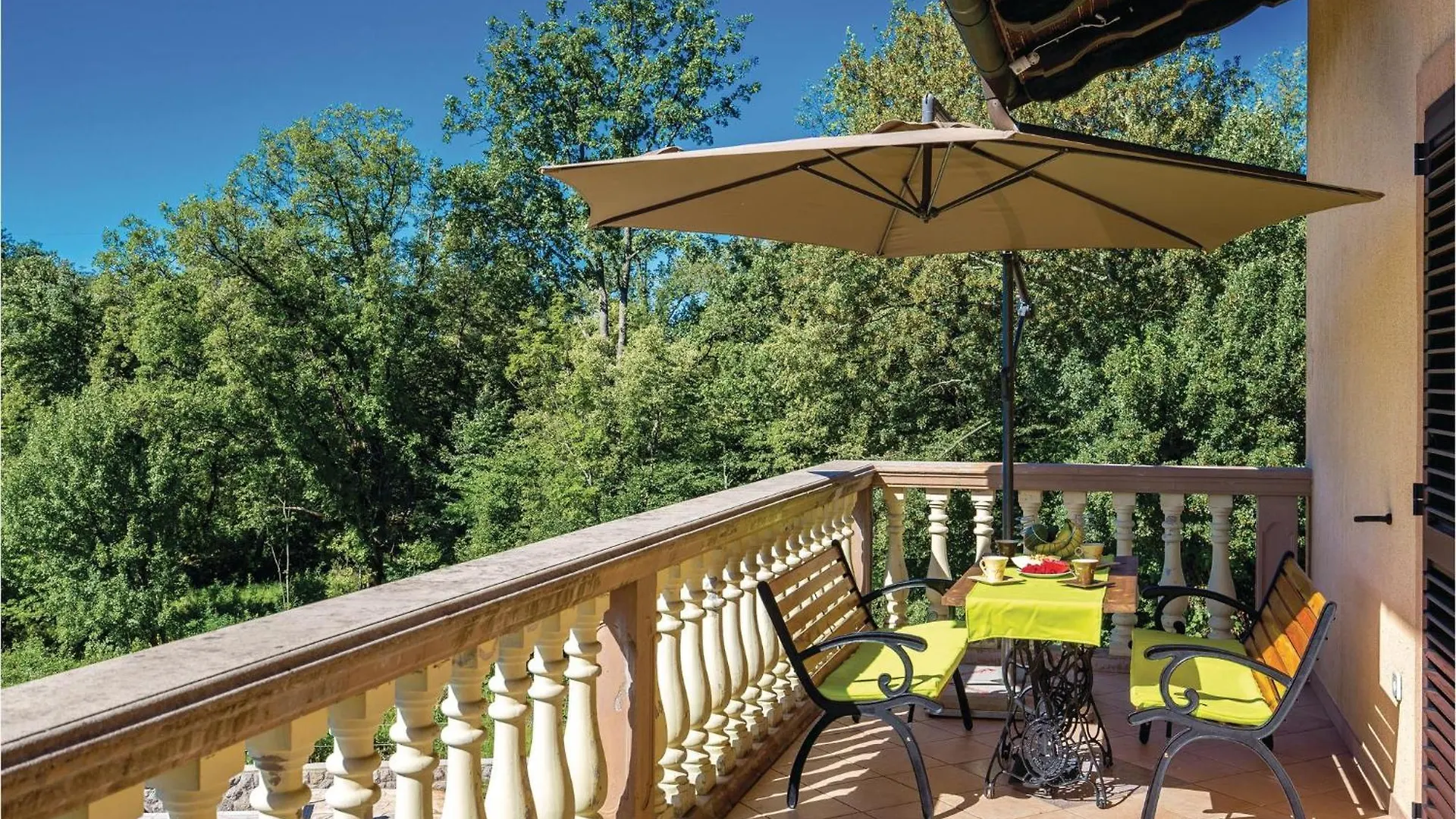 Holiday home 4 Bedroom Stunning Home In Viskovo Bezjaki Croatia