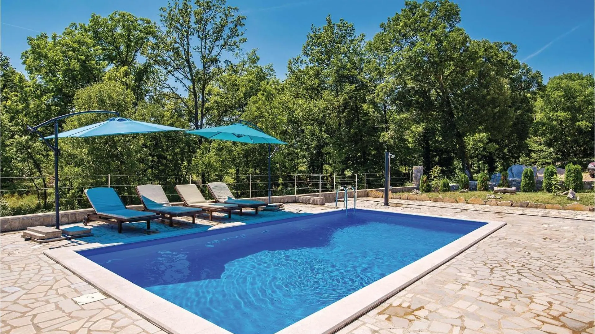 4 Bedroom Stunning Home In Viskovo Bezjaki Holiday home