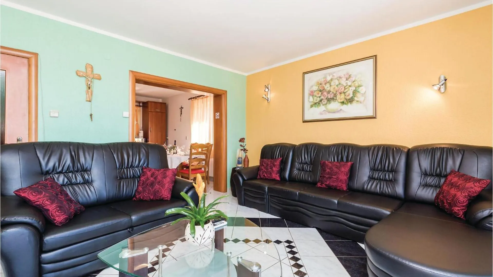 4 Bedroom Stunning Home In Viskovo Bezjaki