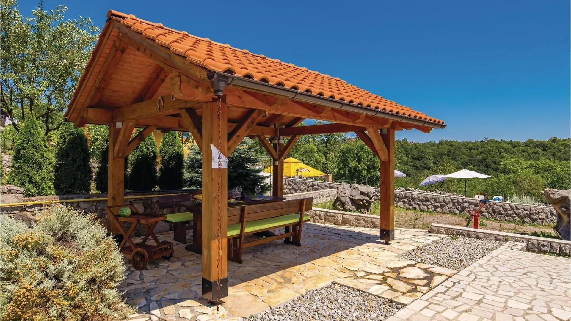4 Bedroom Stunning Home In Viskovo Bezjaki Holiday home